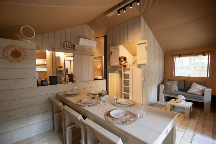 Glampingshoot Safari Cottage interior1