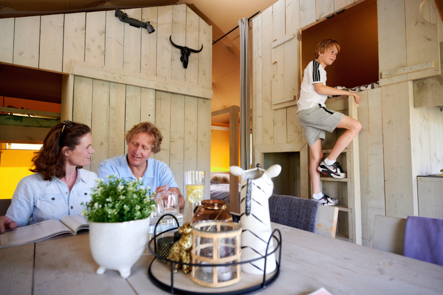 Glampingshoot with family Safari Cottage10