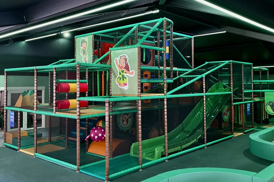 Indoorspielplatz camping mit kindern holland krieghuusbelten